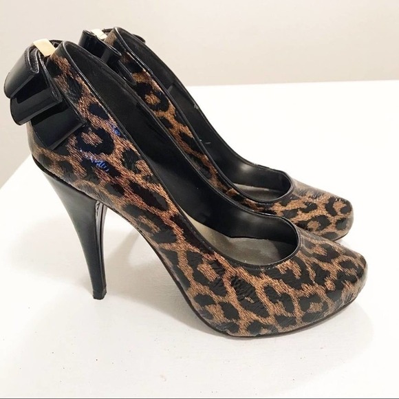 Steve Madden Brown Animal Print Rounded Heels 6 - Picture 4 of 9